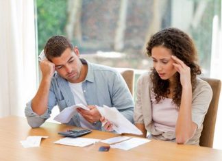 couple-upset-with-budget-and-bills